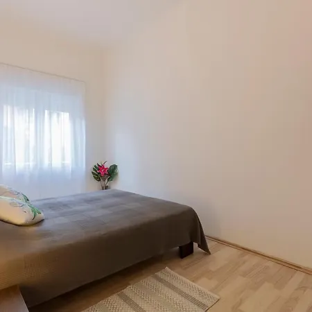 Porta Di Apartment *